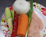 รูปขั้นตอนการทำที่ 1 ของ ไก่ผัดยอดข้าวโพดราดหน้าข้าว