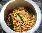 A picture of step 2 of Horse gram chana dal tadka.