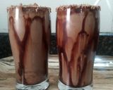 कोल्ड कॉफी (cold coffee Oreo Flavor recipe in marathi) रेसिपी स्टेप 4 फोटो