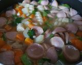 Foto langkah ke 6 dari resep Sup Makaroni Sosis.