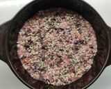 Foto del passaggio 3 della ricetta Baked oatmeal alle fragole, lamponi e granella di cacao