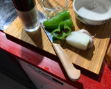 Foto del paso 1 de la receta: Calamares con garbanzos