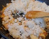 Foto langkah ke 5 dari resep Nasi goreng ayam.