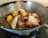 A picture of step 5 of Onion Tomato Chicken.