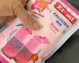 A picture of step 1 of Rose vanilla faluda.