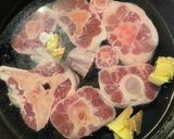 A picture of step 1 of Oxtail Soup.