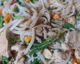 รูปขั้นตอนการทำที่ 4 ของ กะเพราไก่เส้นบุก🐓