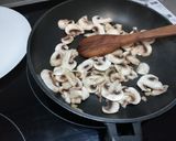 Foto del paso 3 de la receta: Pizza carbonara con base de quinoa