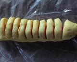 Foto langkah ke 4 dari resep Caterpillar bread.