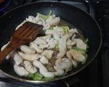 A picture of step 5 of Chilli chicken.