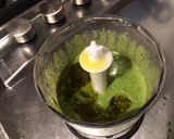 Une image de l'étape 4 de Sauce verte au persil et moutarde douce.