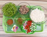 A picture of step 1 of Rice and Beans (Garau Garau Revamped).