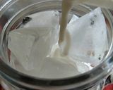 Foto langkah ke 3 dari resep Spanish latte.