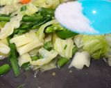 Foto langkah ke 3 dari resep Sop Sayur Tumis.