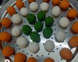 A picture of step 6 of Tri colour goli idli.