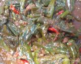 Foto langkah ke 5 dari resep Tumis Genjer Kornet Pedas.