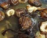 Hình bước làm 1 của món Canh xương heo nấu rong biển táo đỏ