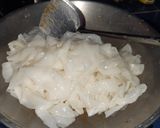 รูปขั้นตอนการทำที่ 6 ของ ผัดซีอิ๊วหมูเส้นใหญ่ใส่เต้าหู้เหลือง