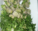 Foto del paso 1 de la receta: Ensalada de habas, berros y hojas de apio