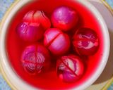 A picture of step 2 of White Wine Vinegar Onion pickle.