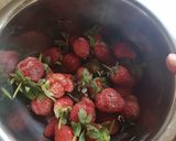 Foto langkah ke 1 dari resep 185. Selai Strawberry Homemade (2 bahan).