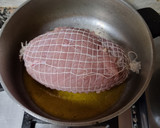 Foto del paso 4 de la receta: Redondo de pavo relleno en salsa