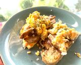 รูปขั้นตอนการทำที่ 3 ของ Sourdough Toast 🍞หน้าไข่คน 🍳เห็ดหอมชีส 🍄กับสลัดเบาน้ำตาลใส่กระเจี๊ยบ🥬🫛🥗