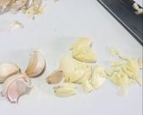 Hình bước làm 2 của món Đậu đũa xào hành tỏi