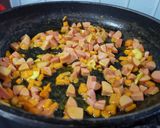 Hình bước làm 2 của món Cơm chiên Kim Quy