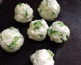 A picture of step 3 of Curd fritters.