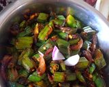 प्याज़ वाली भिंडी फ्राई (Pyaz Wali Bhindi Fry Recipe in Hindi) रेसिपी चरण 6 फोटो