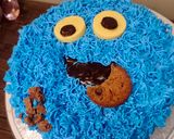 A picture of step 6 of Monster cookies cake.
