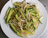 Hình bước làm 3 của món Dưa leo trộn giá đỗ