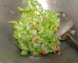 Foto langkah ke 3 dari resep Tumis Pare Simple.