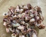 Foto langkah ke 2 dari resep Oseng oseng cumi asin.