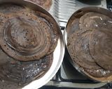 A picture of step 4 of Chocolate crepe cake.