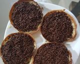Foto langkah ke 5 dari resep Martabak Manis Mini.