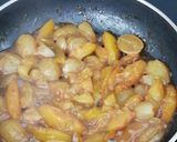 Foto del paso 4 de la receta: Lomo en salsa de ciruelas y uvas