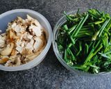 รูปขั้นตอนการทำที่ 1 ของ ผัดกุยช่ายใส่ไก่ต้ม