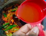 A picture of step 3 of Vegetable and pasta pulao.