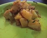 A picture of step 1 of Potato cauliflower.