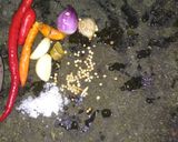 Foto langkah ke 2 dari resep Tumis Udang Pedas Manis.