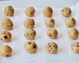 A picture of step 2 of Nutella cookies.