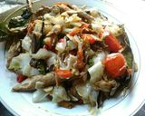 Foto langkah ke 6 dari resep Tumis Kol Ikan pindang.