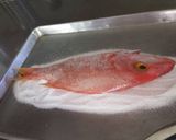 Foto del paso 1 de la receta: Pescado a la sal