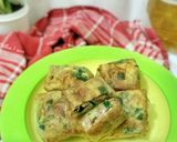 Foto langkah ke 4 dari resep Martabak Telor Mini Isi Sosis.