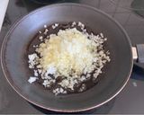 Foto del paso 2 de la receta: Hamburguesas y Crestas de Pollo