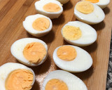 Foto del paso 3 de la receta: Huevos rellenos 👌🏻