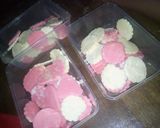 A picture of step 4 of Coloured milk candy.