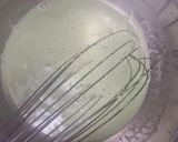 Foto langkah ke 2 dari resep Puding Matcha Topping Kiwi Stroberi.